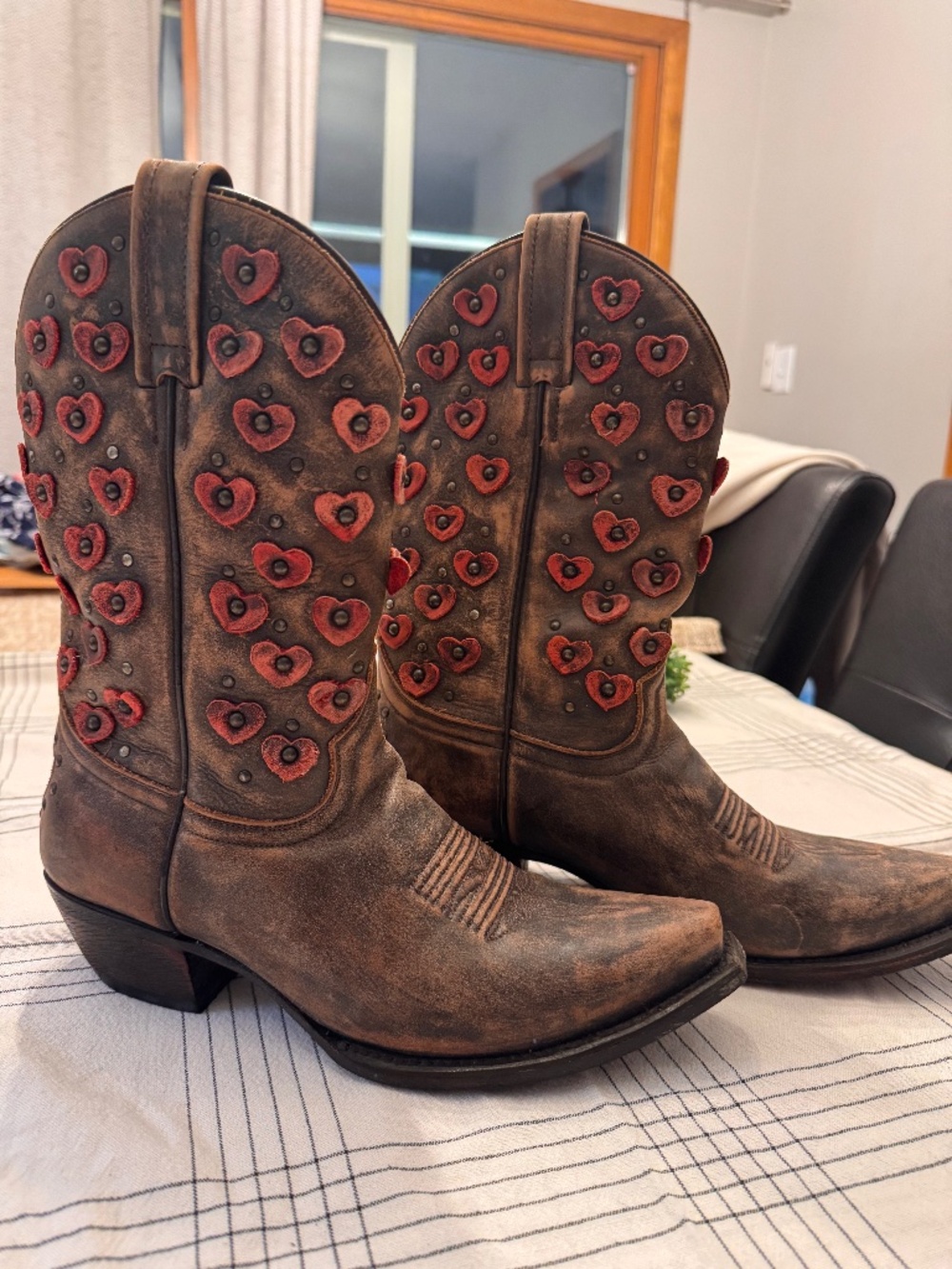 Eight Second Angel Western Cowboy Boots Heart Studded Size 8.5